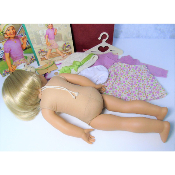 VTG American Girl 18" KIT DOLL + Meet Outfit Accessories Necklace Coin Hat Box - Picture 10 of 14